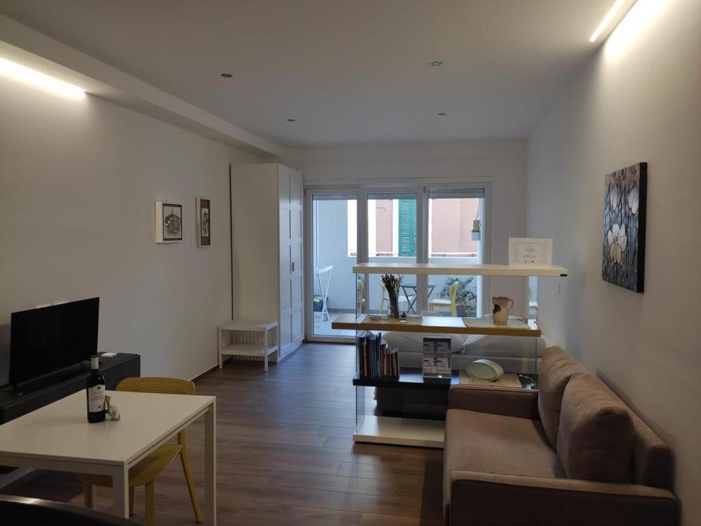 Domus13-With Private Parking Apartment Bari Exterior photo
