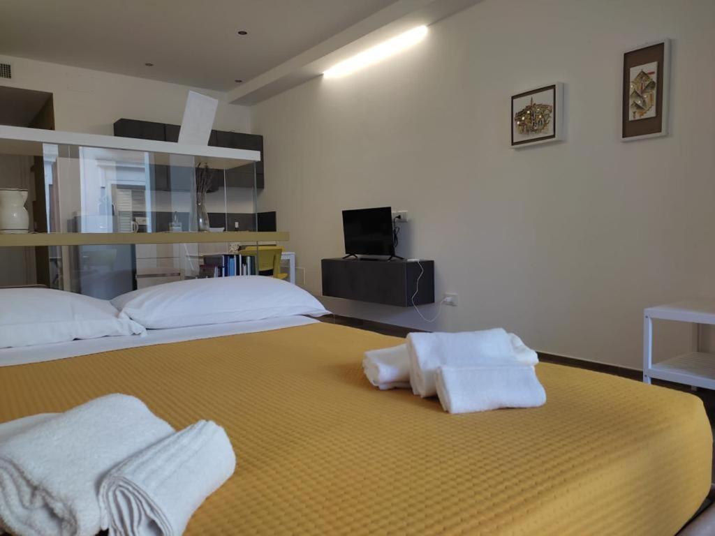 Domus13-With Private Parking Apartment Bari Exterior photo